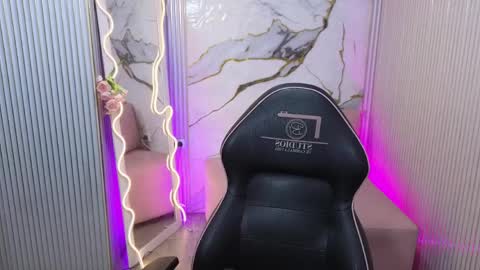 sandyy_tay online show from April 5, 11:40 am