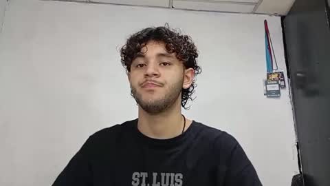 santi700948 online show from March 31, 3:07 am