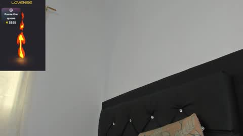 Santibrown online show from September 29, 6:29 pm