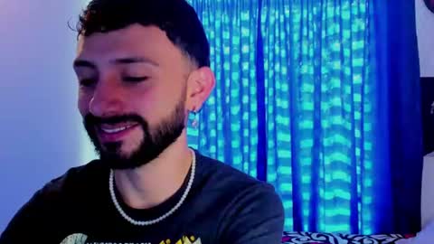 Santi online show from July 8, 8:01 pm