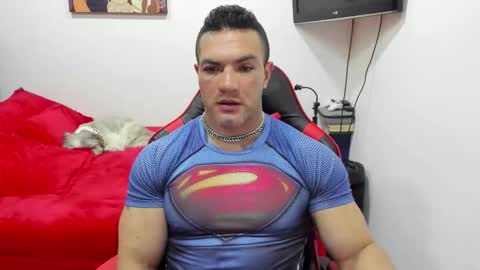 santi_pastori online show from November 5, 4:09 pm