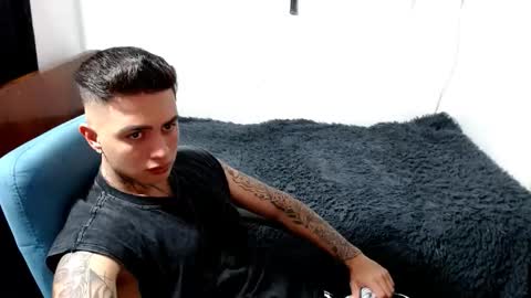 santi_ss online show from October 10, 1:44 am