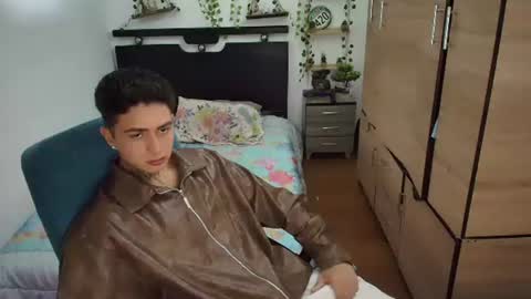 santi_ss online show from July 24, 2:09 am