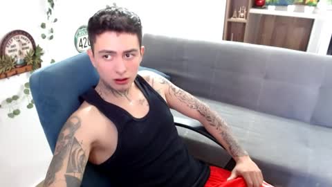 santi_ss online show from April 3, 4:47 pm