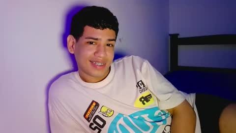 santi online show from February 1, 7:22 pm