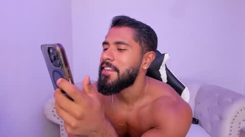 santiago_huntt online show from November 22, 2:04 pm