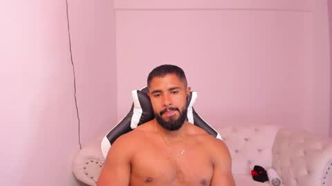 santiago_huntt online show from February 1, 3:50 pm