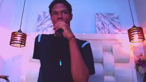 Santiiiiii  online show from March 25, 9:21 pm