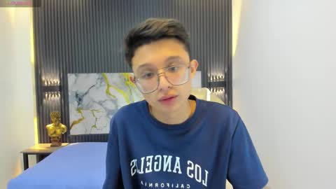 santiago_russo18 online show from September 28, 12:36 pm