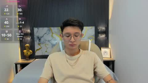 santiago_russo18 online show from October 3, 12:02 pm