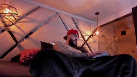 Santiago Hincapiie online show from March 5, 4:43 am