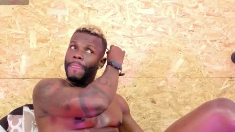  Santi online show from October 14, 8:01 pm