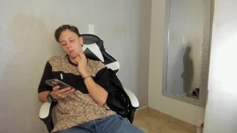 Julius Novachrono  online show from October 1, 7:35 pm