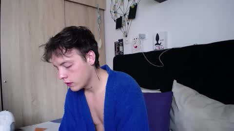 Santii online show from October 9, 5:40 pm