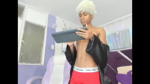 santy online show from November 8, 4:21 pm