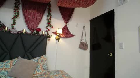 sanyaseraphine0 online show from October 2, 7:56 pm