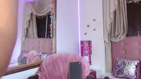 Saori Evans  online show from November 8, 9:51 pm