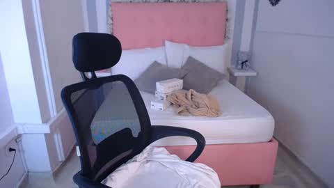 Sara... online show from September 25, 9:44 pm