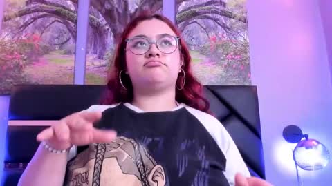 SARA ARIAS  online show from February 2, 8:13 am