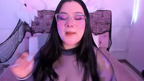 SARA ARIAS  online show from October 30, 12:50 pm