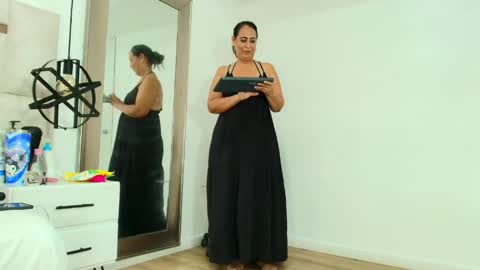 sara online show from April 14, 8:34 pm