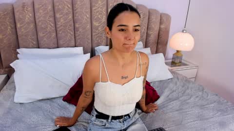 sara_gil2 online show from March 27, 1:34 pm