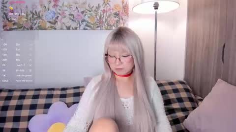 Sara  new account  give me thomb up  Follow me   help me reach 15k followers again   online show from January 17, 10:51 pm