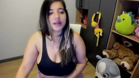 sarah  LIZCANO....... online show from October 17, 11:25 am