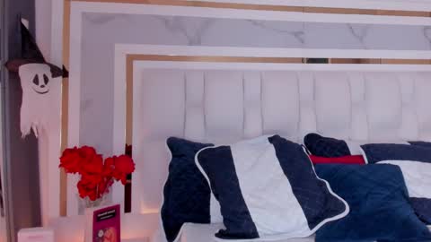 sara_mejia77 online show from October 21, 3:00 am
