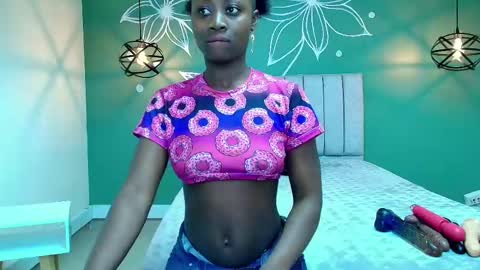 S A R A online show from February 13, 8:55 pm