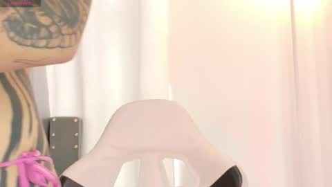 Sara online show from March 11, 6:00 pm