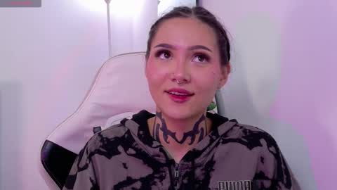 Sara online show from October 1, 6:18 pm