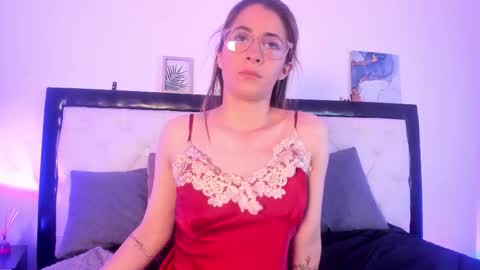 sara_roades online show from October 24, 9:26 pm