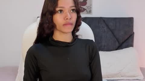 sara  online show from October 14, 12:19 pm