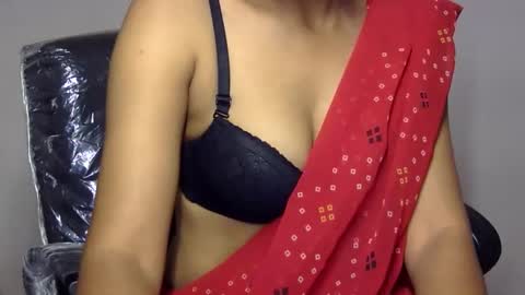 sara online show from December 3, 8:00 am