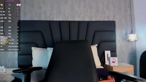  -  online show from February 5, 2:26 pm