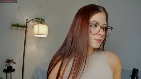 sara_sweett9 online show from February 26, 10:46 pm