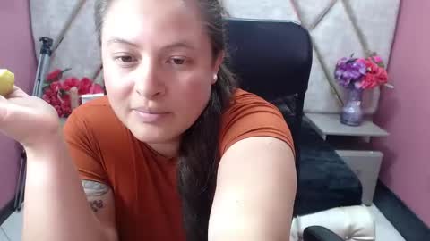 sara_thonson_ online show from February 13, 10:57 pm