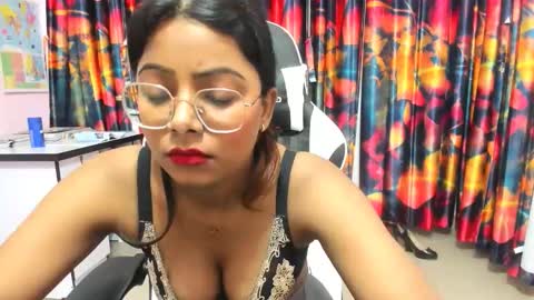 saraa_jayy online show from November 5, 3:52 am