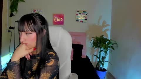 Snapshot of saraa_ramirez chatting on February 26, 2:59 pm Sarah Ramirez online show from February 26, 2:59 pm