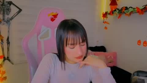 Sarah Ramirez online show from October 18, 5:00 am