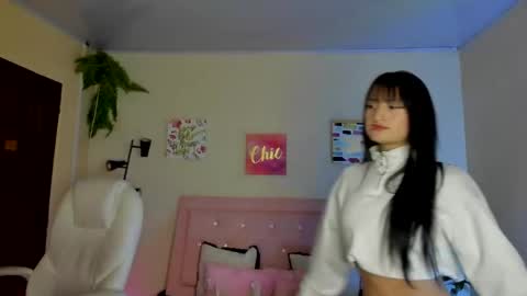 Snapshot of saraa_ramirez chatting on February 17, 2:38 pm Sarah Ramirez online show from February 17, 2:38 pm