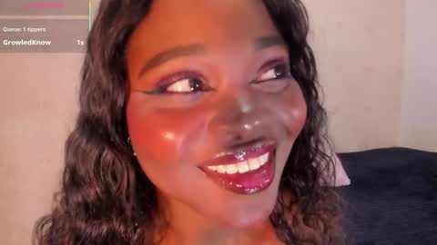 saraacollinss online show from March 17, 8:36 pm