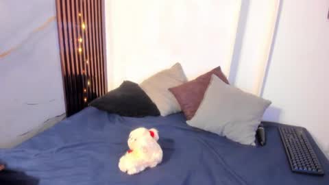 SARAHGIL online show from April 5, 10:45 am