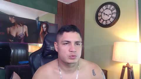 Snapshot of saraclub_jy chatting on October 4, 3:15 am saraclub online show from October 4, 3:15 am