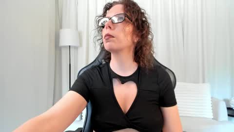 Sara Desire online show from May 11, 1:07 pm