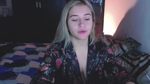 saradiazxxx online show from February 24, 8:28 am