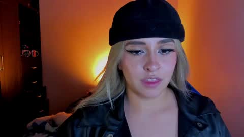 saradiazxxx online show from March 28, 3:19 am