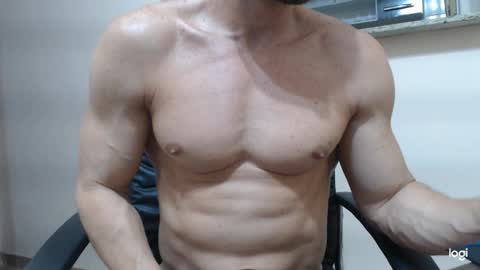 saradorj92 online show from December 15, 6:18 am