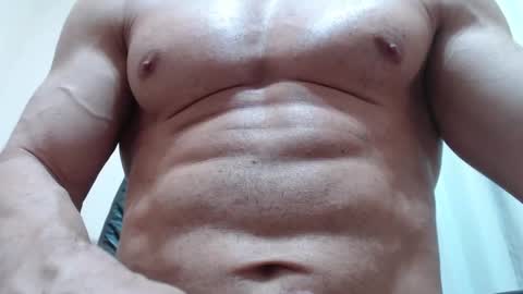 saradorj92 online show from October 2, 9:35 pm